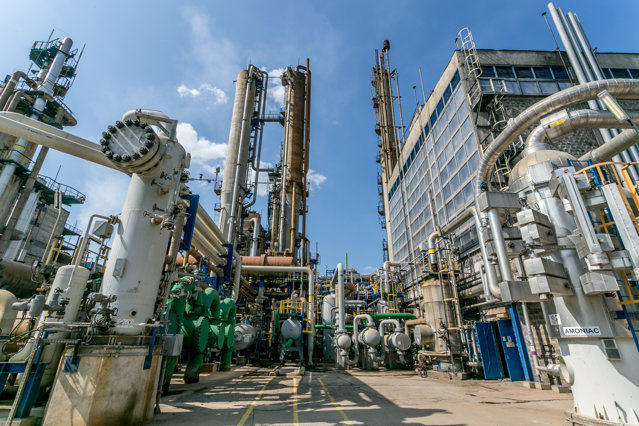 Azomureş suspendă temporar producţia de amoniac din cauza preţului la gaze naturale