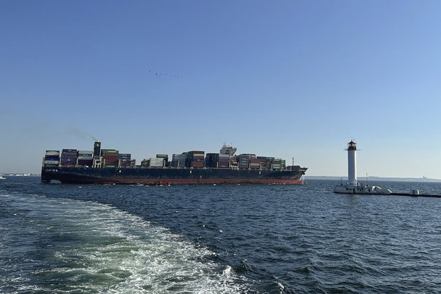 Două nave comerciale au ajuns într-un port ucrainean de la Marea Neagră