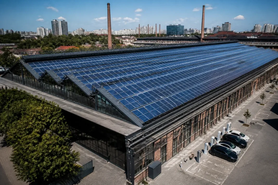 Sectorul 3 produce energie verde pe acoperișurile școlilor, blocurilor și Halei Laminor